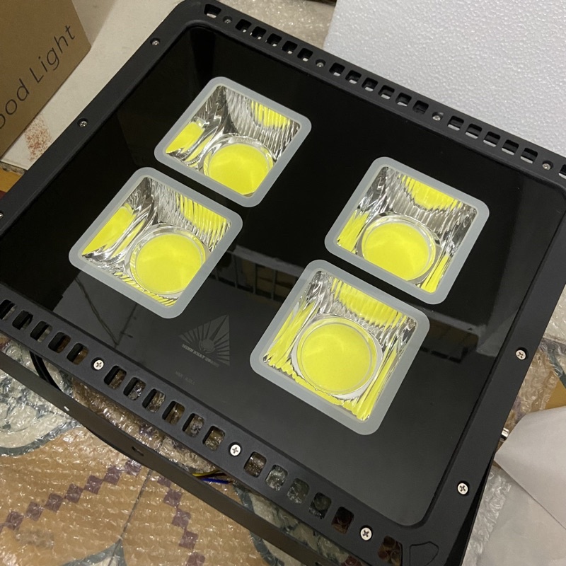 Bóng đèn led sân bóng 200w cao áp led chiếu sáng nhà xưởng công trình nhà máy chiếu sáng ngoài trời