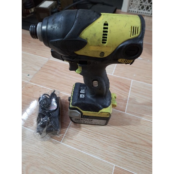 Máy bắn vít hitachi 14.4v