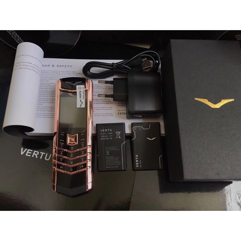 Điện thoại giá rẻ VT K8 lưng da tặng kèm pin (full box)