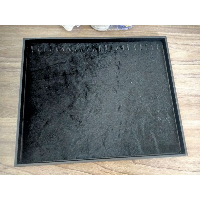 Khay trưng dây chuyền kích thước 27×33