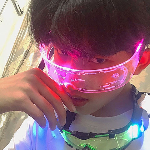Kính Mát Có Đèn Led Nhiều Màu Sắc Cho Nam