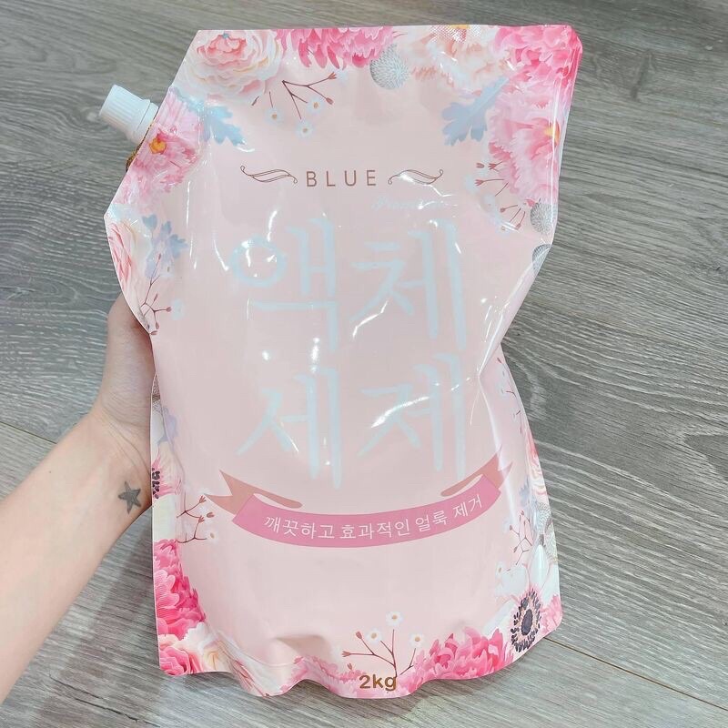 Nước Giặt Blue Hàn Quốc 2 Trong 1 Kiêm Xả Vải Hương Thơm Tự Nhiên Túi 2000ml