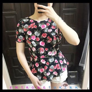 Áo thun pelum hiệu h&m hoa văn size s