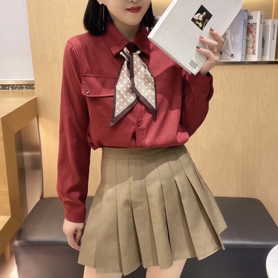 Sơ mi nhung cổ nơ kèm nơ cài chấm bi Daisy