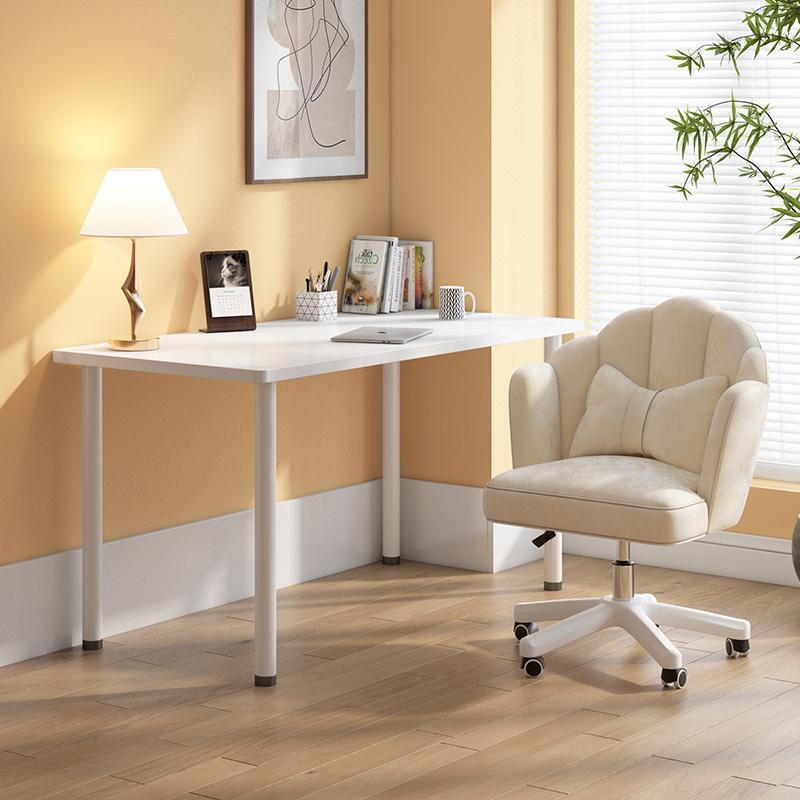 Bàn làm việc bằng gỗ phong cách tiện lợi phù hợp mọi không gian.GM62