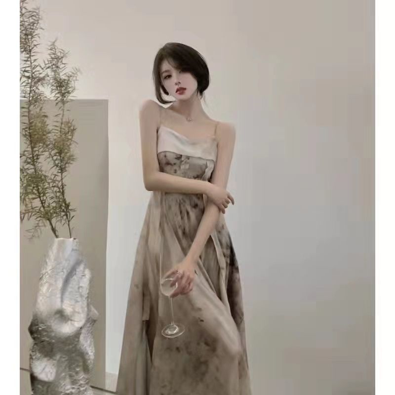 Sling dress 2022 new summer senior French style gentle bare back retro light extravagant elegant goddess evening dress