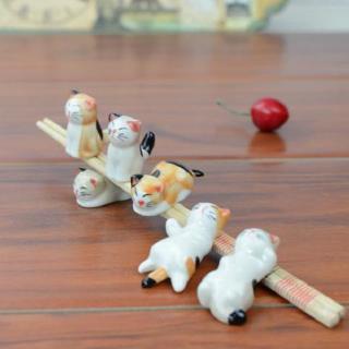 Đế gác đũa sứ hình mèo dễ thương