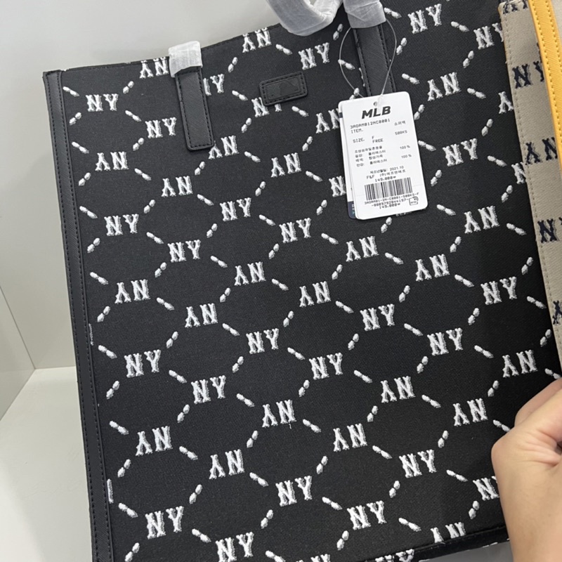 [Tặng Túi Giấy] Túi Totebag M L B Mono Logo Kim Loại Bản TQXK