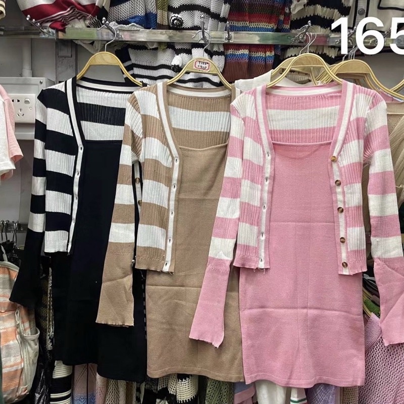 Set váy hai dây len body kèm áo khoác cadigan kẻ ngang V048