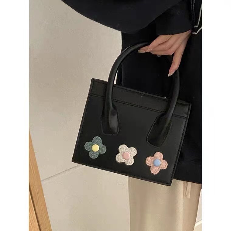 Túi Đeo Vai Nhỏ Gọn Họa Tiết Hoa Dễ Thương Thời Trang Cho Nữ 2022