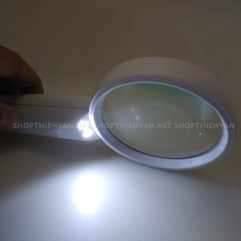 Kính lúp cầm tay 75mm có đèn LED Magnifier MG6