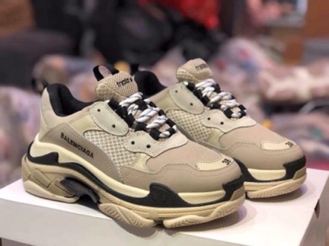 ⚡️BALENCIAGA TRIPLES⚡️ HÀNG MỚI- MẪU MỚI Hàng về trong những lúc khẩn hiếm, mọi chi phí đều rất cao nhưng shop vẫn giữ