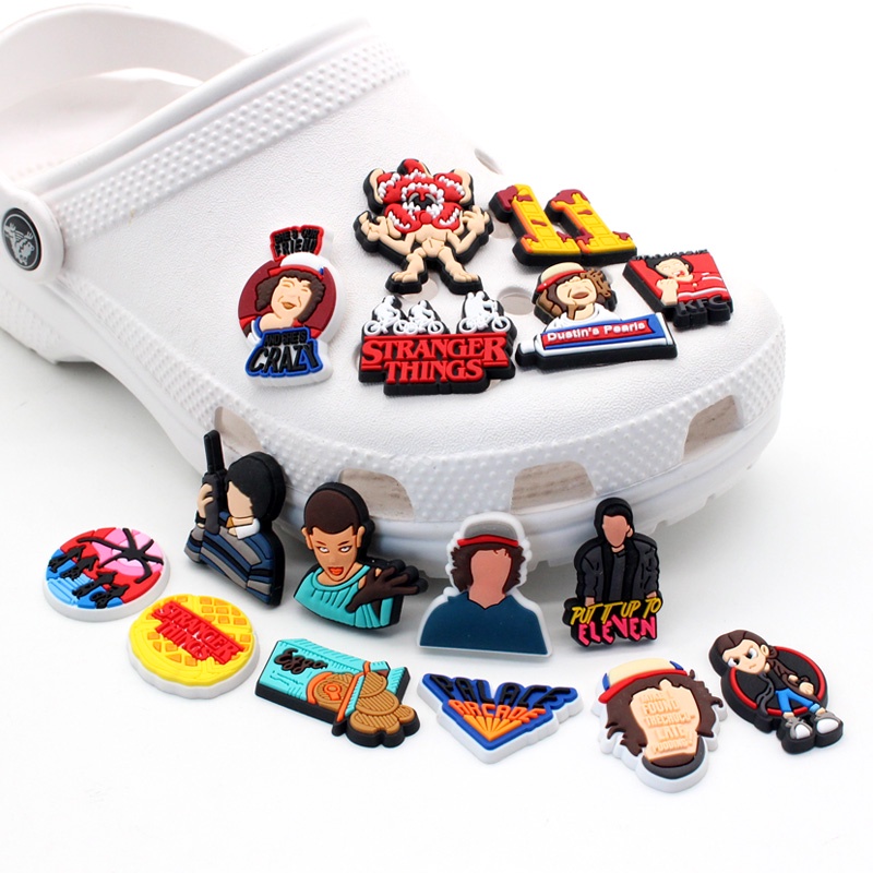 New Jibbitz Hoạt hình stranger things shoe charms crocs Pin decorate dép lê accessories DIY Có thể tháo rời Unisex
