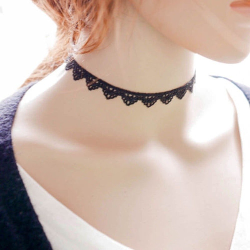 Choker ren hoa đen phong cách Punk