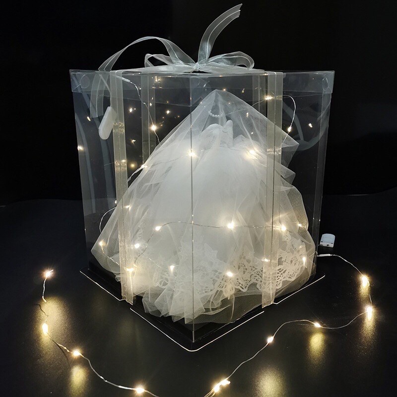 mô hình hộp quà váy cưới(có đèn)