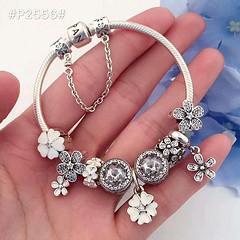 PANDORA Vòng Tay Bạc 925 Mặt Hoa Tuyết Đính Đá Pha Lê Màu Xanh Dương Làm Quà Tặng Cho Bạn Gái