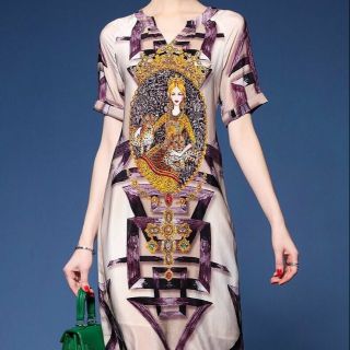 Đầm suông lụa in họa tiết cô gái cao cấp