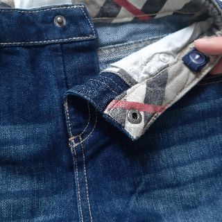 Quần jean Burberry bé trai