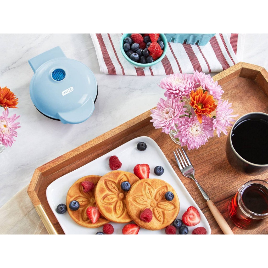 Máy làm bánh waffle mini khắc hình hoa Dash