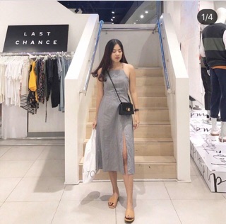 Đầm xẻ tà