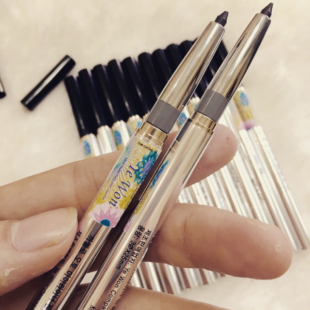 CHÌ KẺ MÍ vặn một đầu Camelo Auto Eye Liner Pencil Hàn Quốc,sắc nét,ko bị lem,mã DB00044