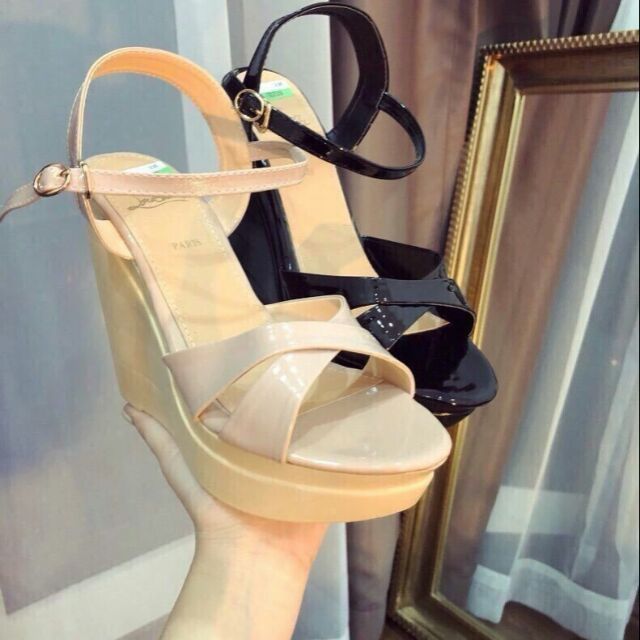Giày sandal chéo đế xuồng