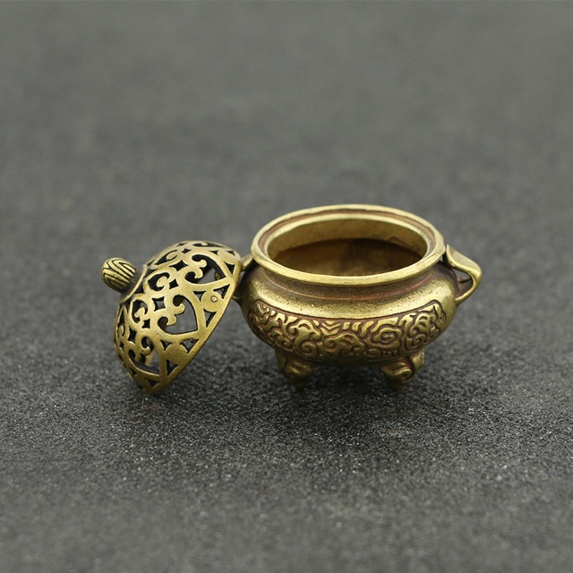 Lư đồng , đỉnh đồng tí hon cao 4 cm