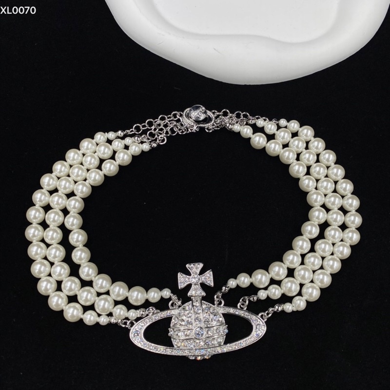 Vòng Cổ choker Ba Lớp Đính Ngọc Trai Kim Cương Toàn Diện Phong Cách Nữ Hoàng West Queen Vivian Hợp Thời Trang