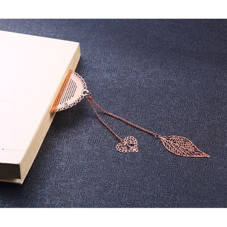 Bookmark DIY thêu chữ thập