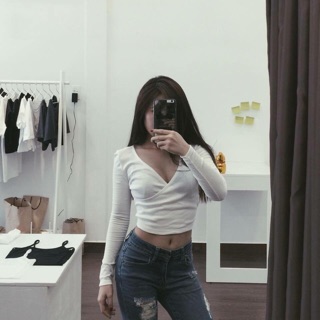 Áo croptop Tay dài Vạt chéo cổ tim ôm body Siêu Sexy - By Sggz