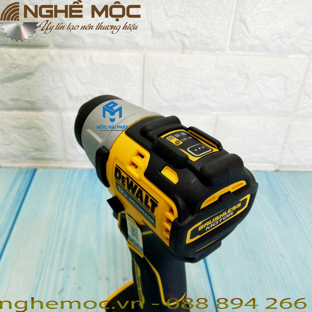 máy vặn vít dùng pin DEWALT 12V DCF801