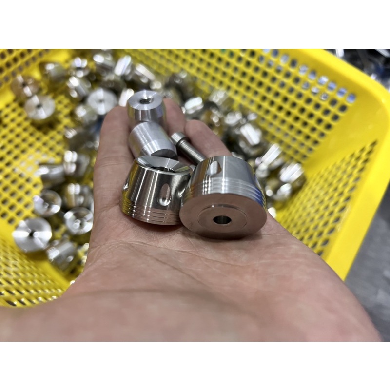 Gù Inox Đặc 304 Hoạ Tiết Viền Giọt Nước Kèm Nhôm Đóng Gắn Các Loại Xe