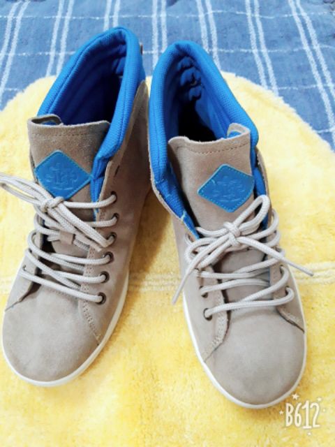 Giày thể thao nam 2hand!