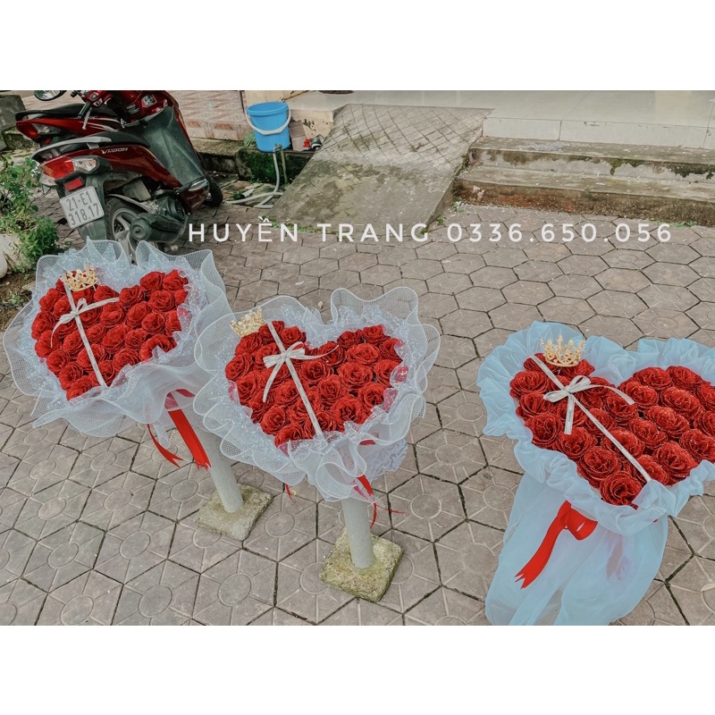 BÓ HOA TRÁI TIM 30 BÔNG HOA NHŨ KIM TUYẾN
