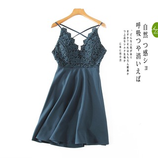 Đầm dây hở lưng kèm mút ngực xuất âu