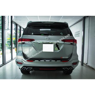 Ốp tay mở cốp Toyota Fortuner 2017/2020