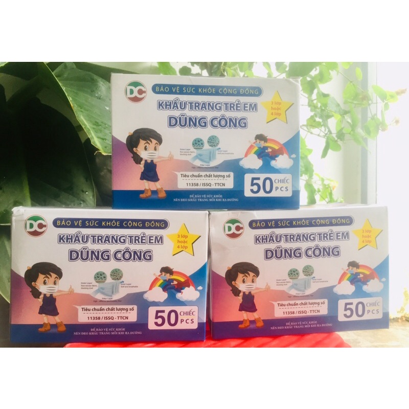 Hộp 50 cái khẩu trang y tế em bé Dũng Công