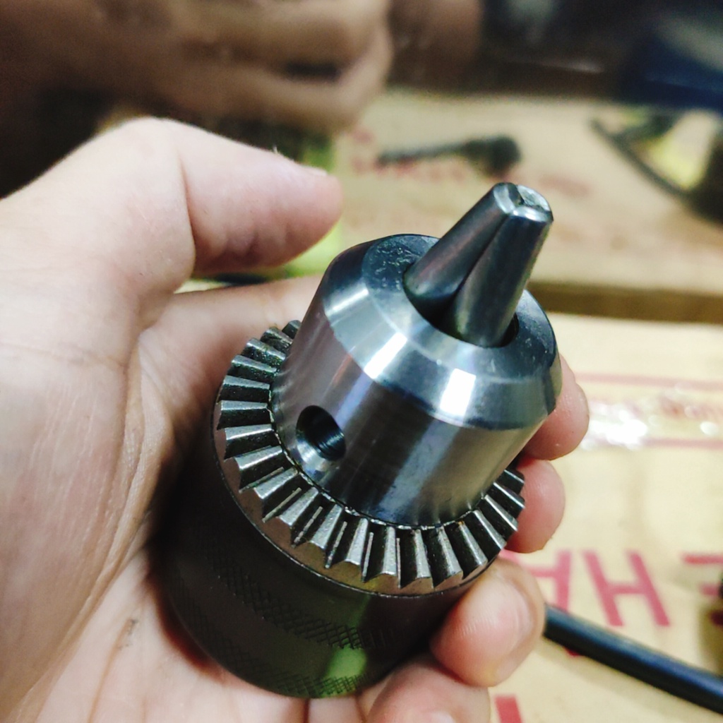 Đầu kẹp mũi khoan, đầu mang ranh 13mm, loại tay khóa, kèm chuôi lắp máy bu lông 1/2