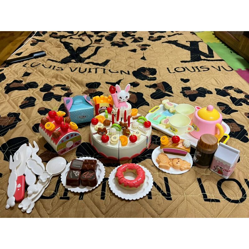 Đồ Chơi Cắt Bánh Sinh Nhật Loại Lớn  Kèm Nhạc Và Đèn 8.5 Chi Tiết ( Tặng Kèm Pin Và Có Ảnh Thật).