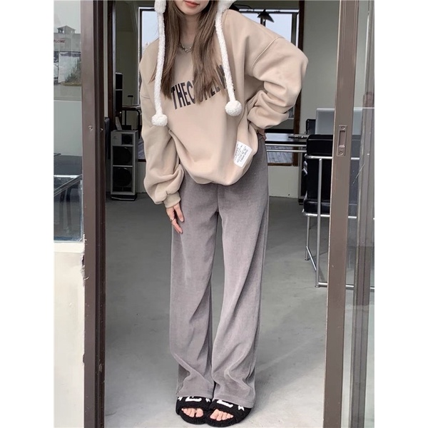 Áo sweater Thecuredwd màu be