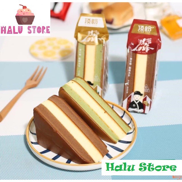 Bánh bông lan tiramisu tam giác vị Matcha / Socola - Đài Loan