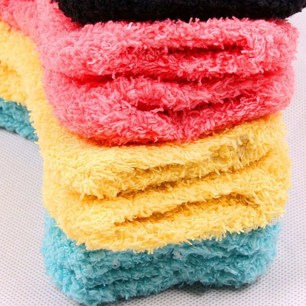 Cặp tất nhung họa tiết nơ dày dặn ấm áp cho nữ