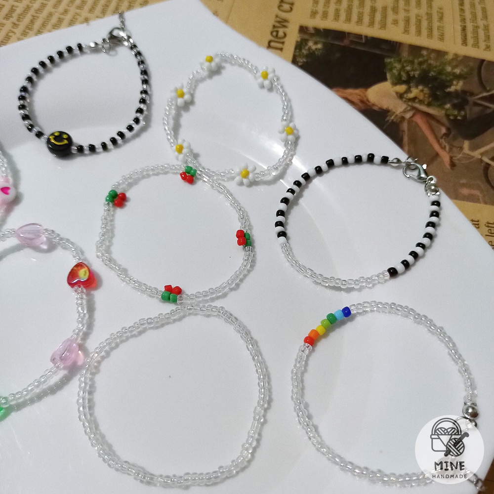 Vòng tay hạt cườm trong suốt hoa cúc, mặt cười, trái tim hologram phong cách Hàn Quốc Vòng tay hot trend đẹp dễ thương