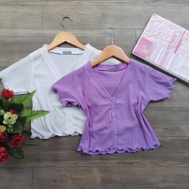 Áo Croptop Cổ Tim Thun Gân Ôm Body Phối Nút To Trắng Đen SHTACR04