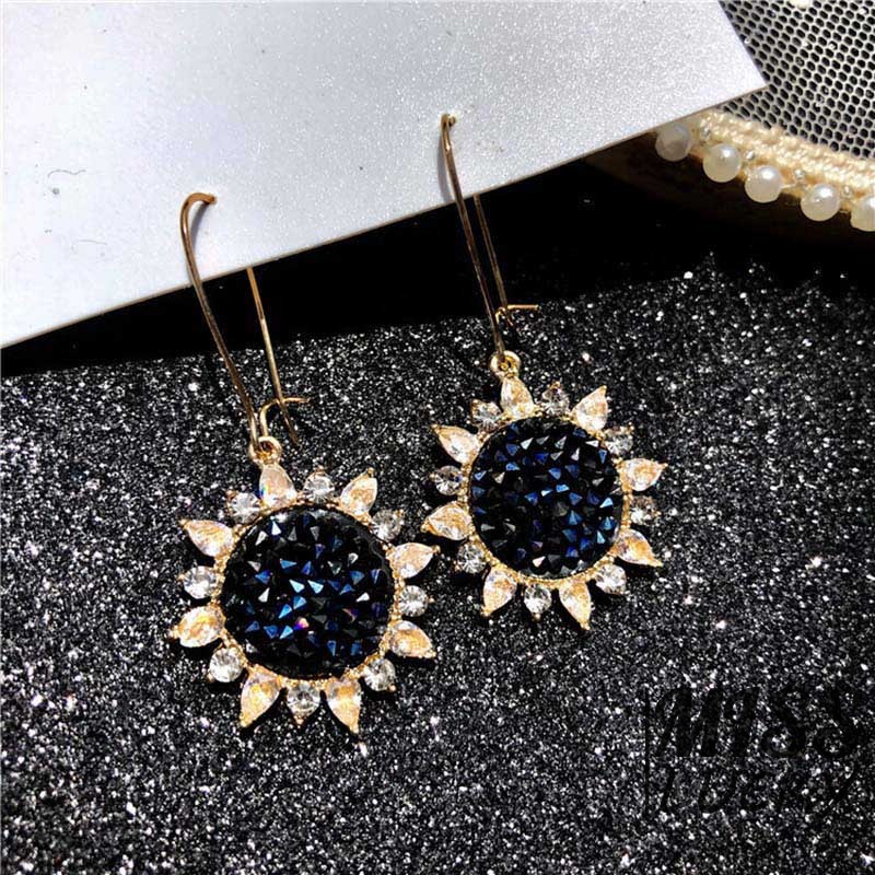 Khuyên tai nữ kiểu dáng hoa phong cách hoàng gia thời trang cá tính