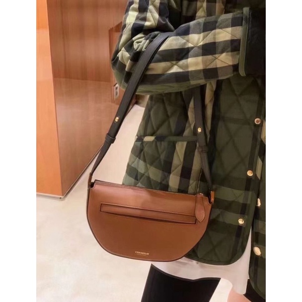 Áo khoác phao nữ BURBERRY BBR thời trang thu đông 2021