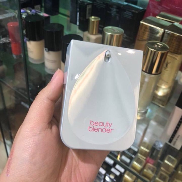 Kem nền beauty blender