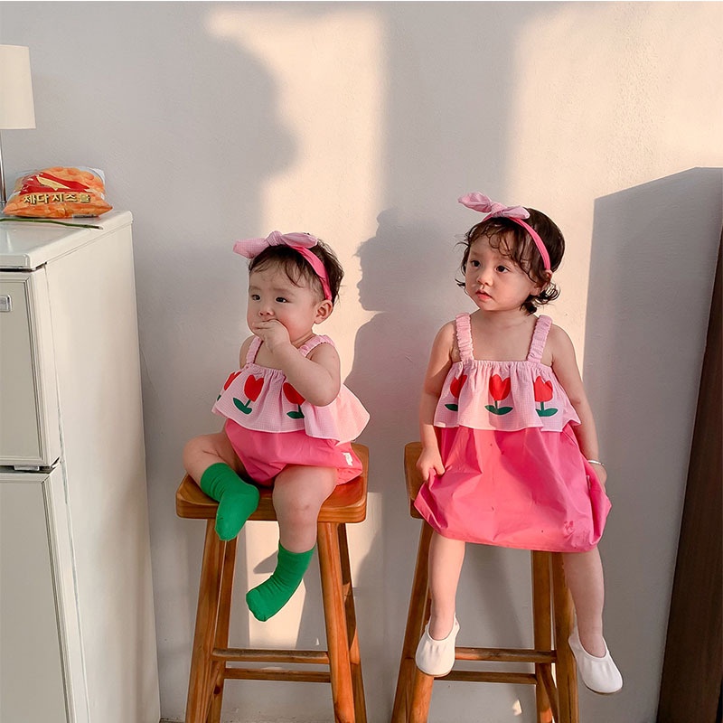 Trang Phục Chị Em Gái Hoa tulip Hàn Quốc Mới Với Hoa tulip Viền Sọc Caro Cho Mùa Hè