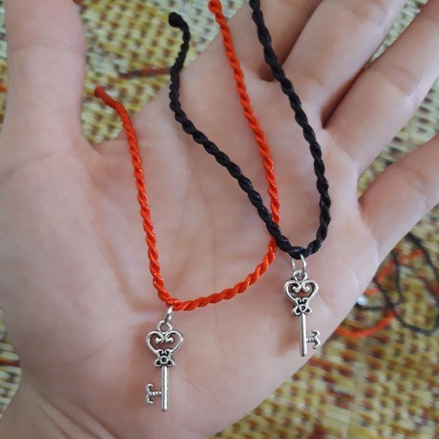 Vòng tay chỉ đỏ giá rẻ
