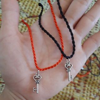 Vòng tay chỉ đỏ giá rẻ